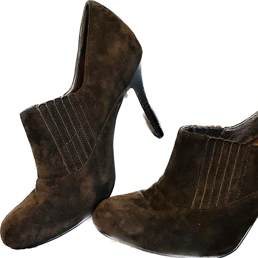 Cole Hahn Nike Air Brown Suede pumps 6.5 EUC